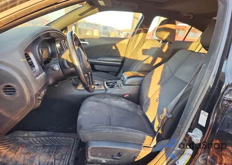 2019 Dodge Charger Sxt z USA, uszkodzony, nr VIN 2C3CDXBG6KH724699